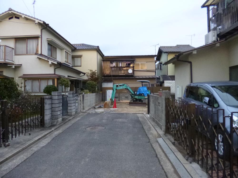 Local photos, including front road. Local (12 May 2013) Shooting