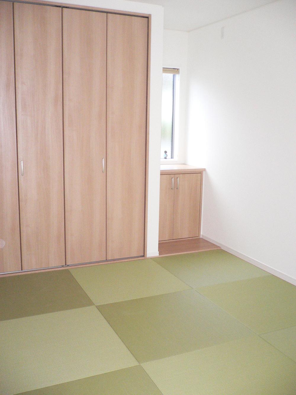 Other. Since the Japanese-style room is adjacent to the living room you can use the multi-purpose