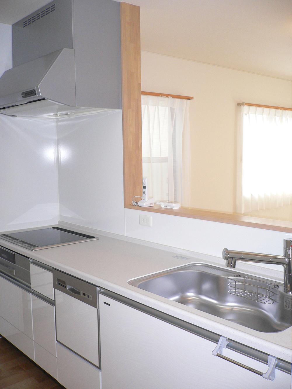 Kitchen. Latest system kitchen (dishwasher ・ With water purifier)