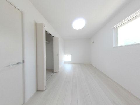 Non-living room. 6.0 Pledge Western-style 2