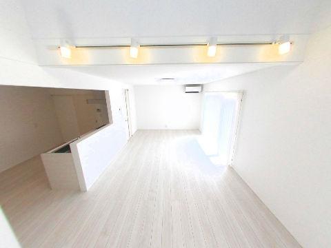 Living. Living from the stairwell