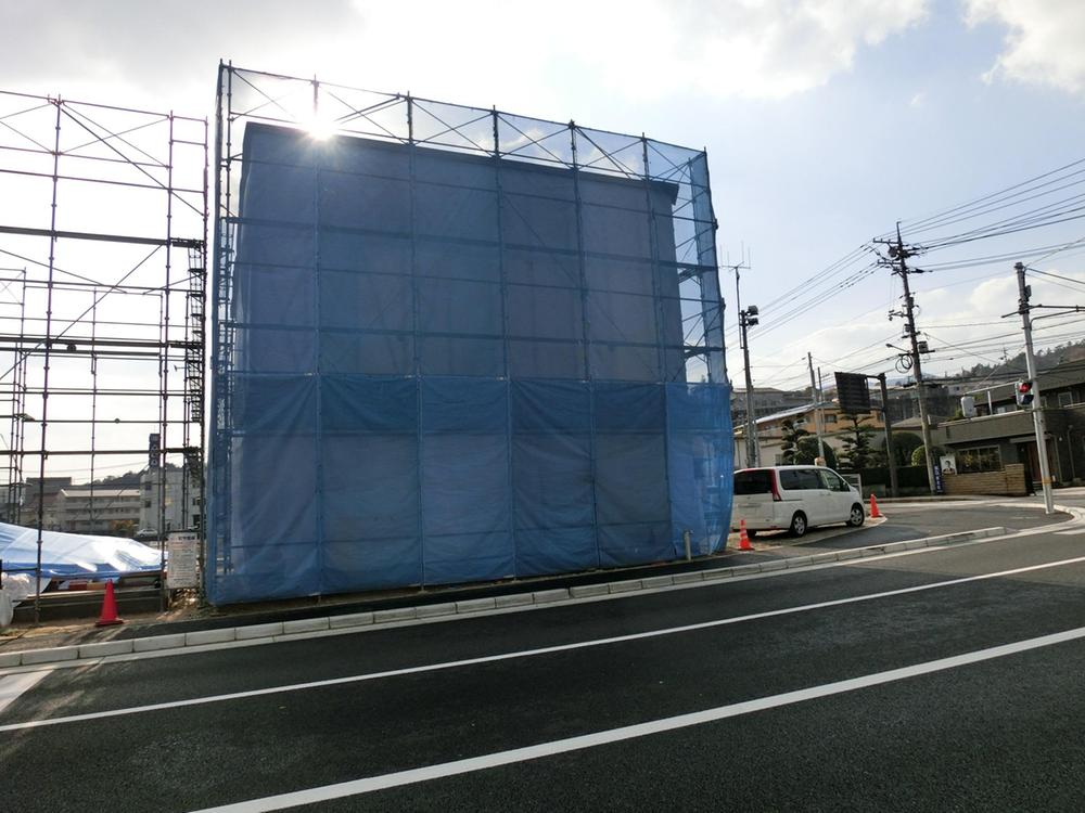 Local appearance photo. Local (11 May 2013) Shooting