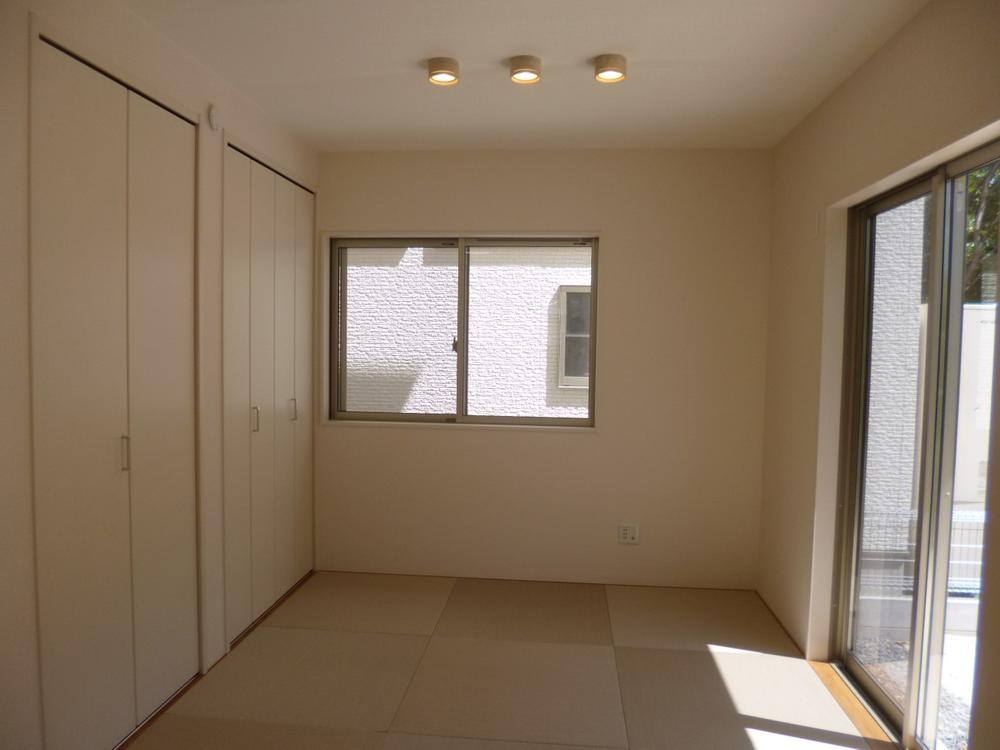 Non-living room. (September 2013) Shooting