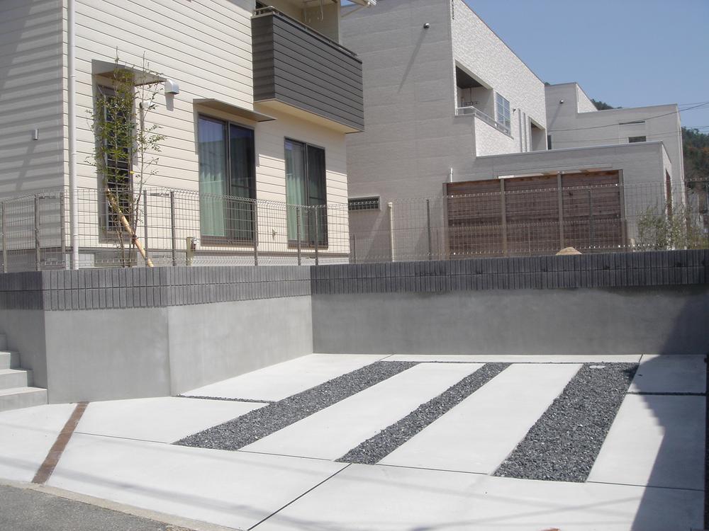 Local appearance photo. Parking two possible