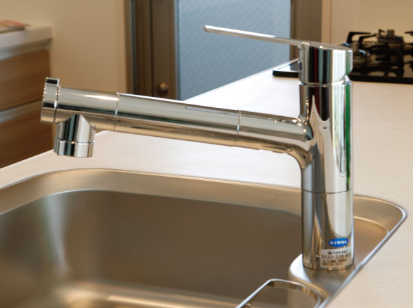 Kitchen.  [Water purifier integrated shower faucet] Temperature at the touch of a button ・ You can adjust the amount of water. Switching is also one button of a water purification and tap water.  ※ Water purifier cartridge will separately be any agreement.