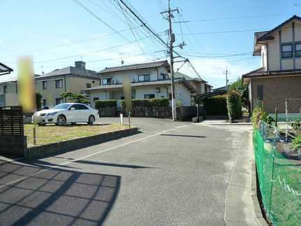 Local photos, including front road. Local (10 May 2013) Shooting