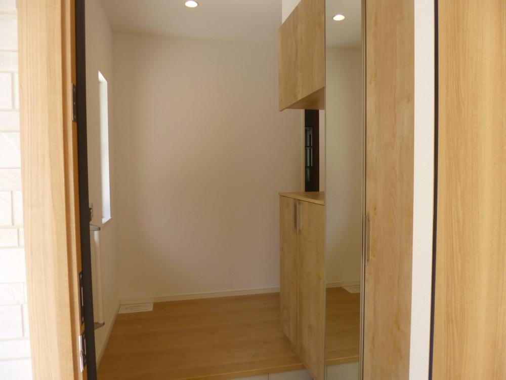 Entrance. (July 2013) Shooting