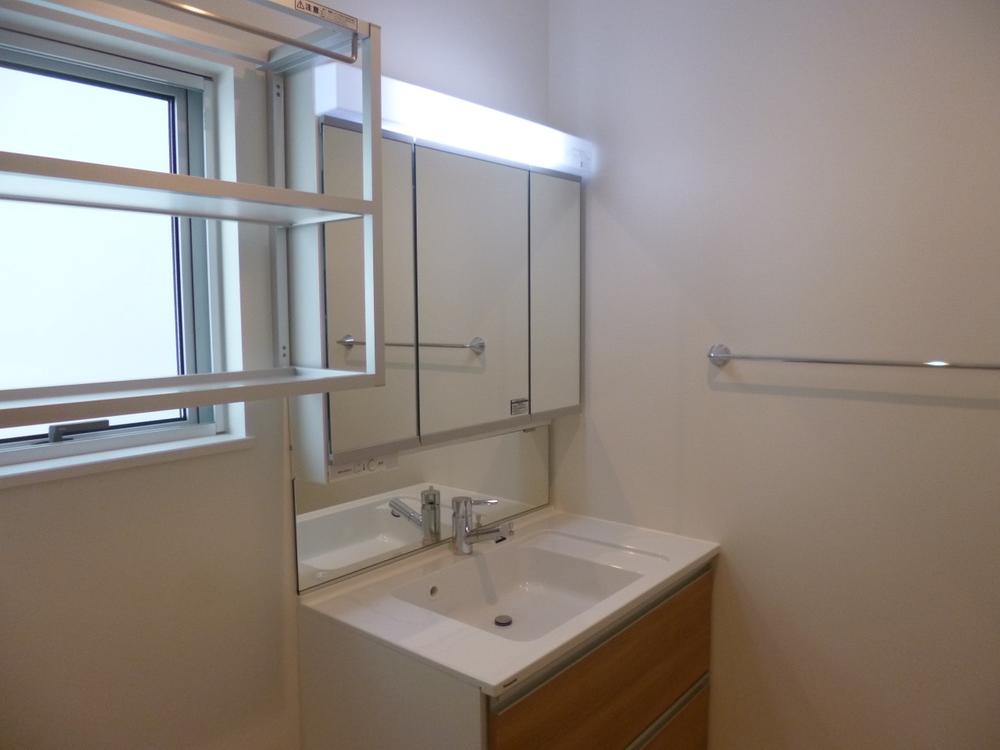 Wash basin, toilet. (July 2013) Shooting