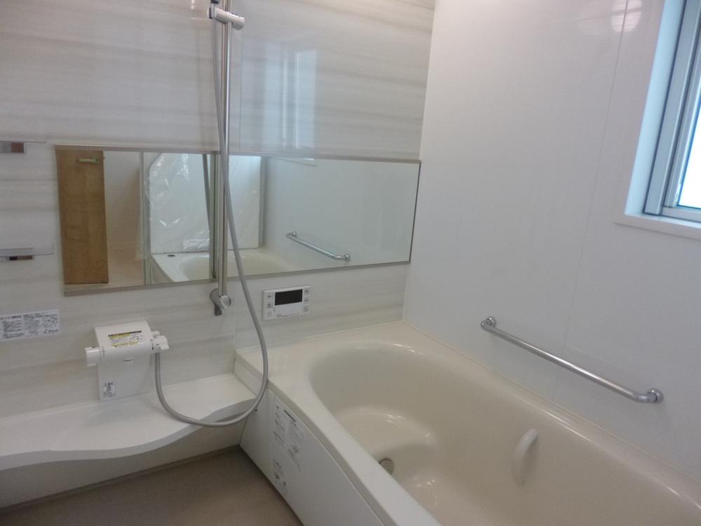 Bathroom. (July 2013) Shooting