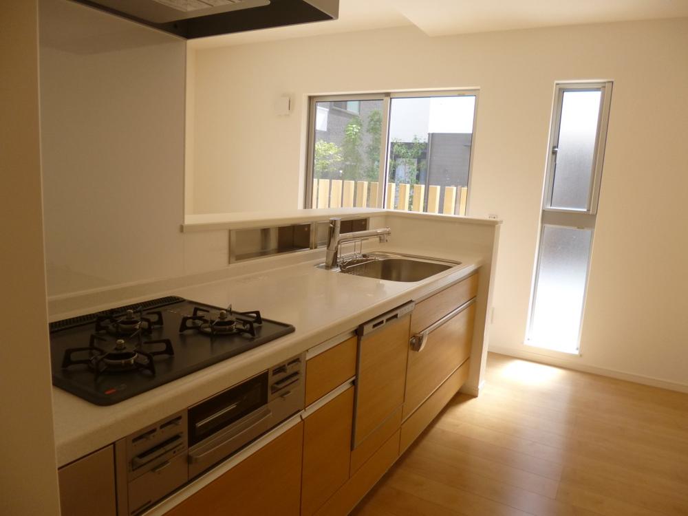 Kitchen. (July 2013) Shooting