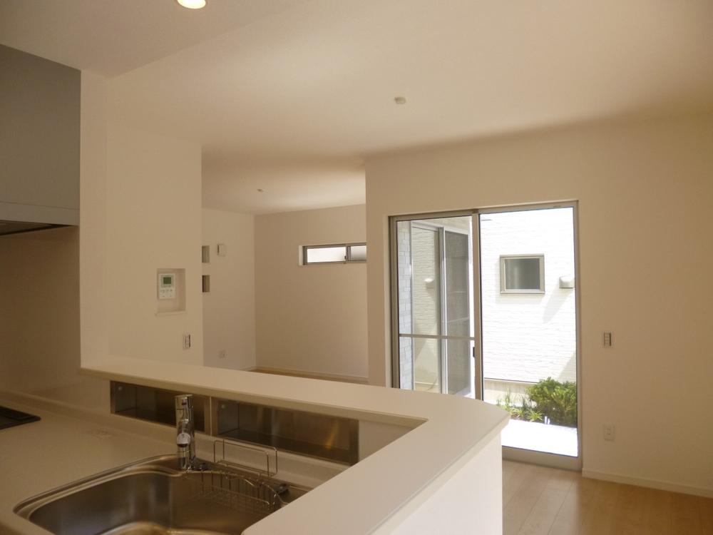 Living. (July 2013) Shooting