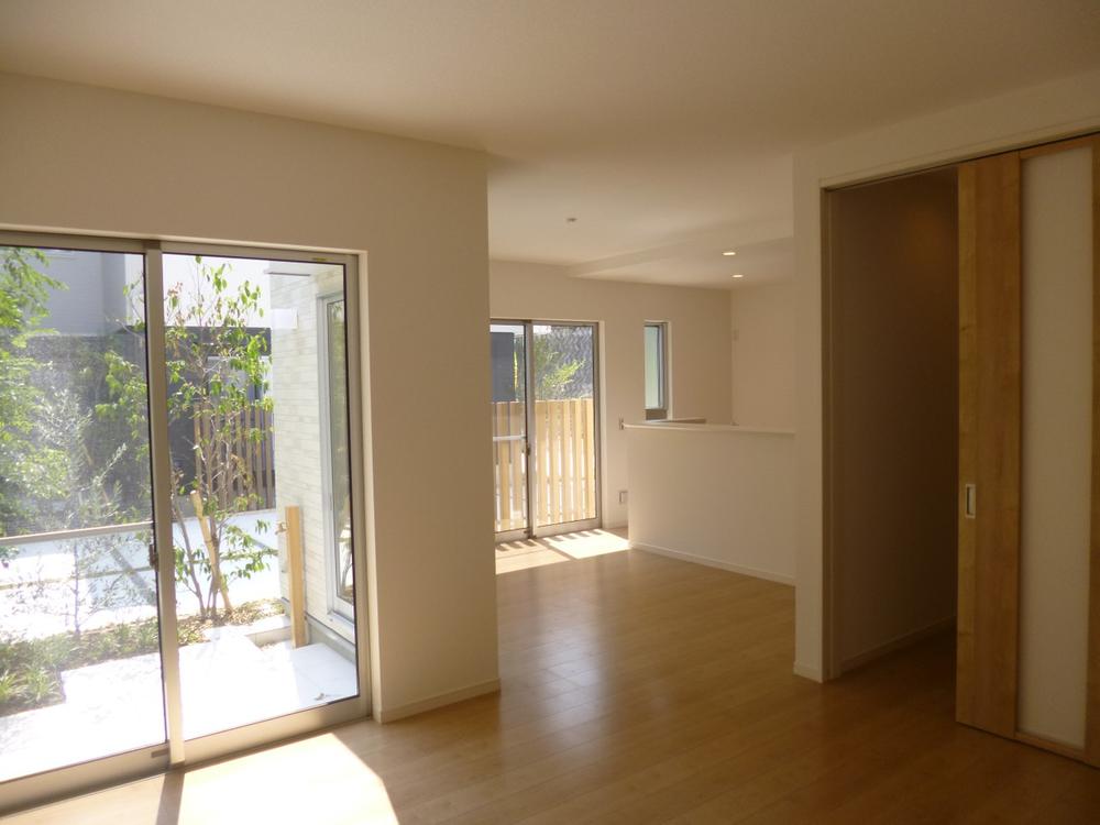 Living. (July 2013) Shooting