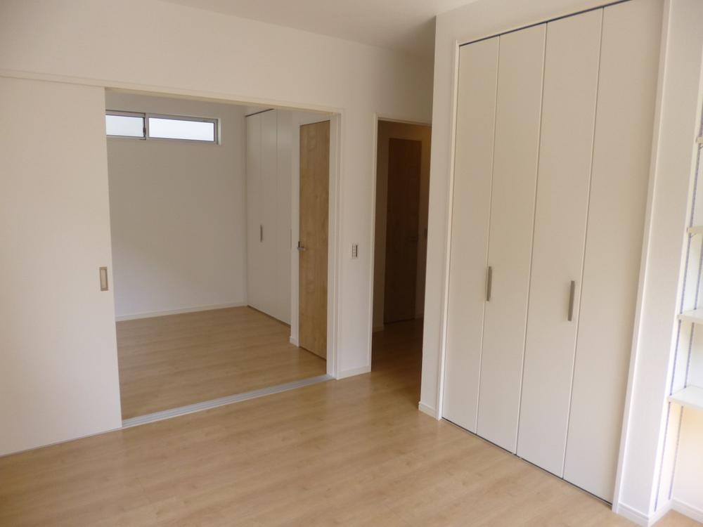 Non-living room. (July 2013) Shooting