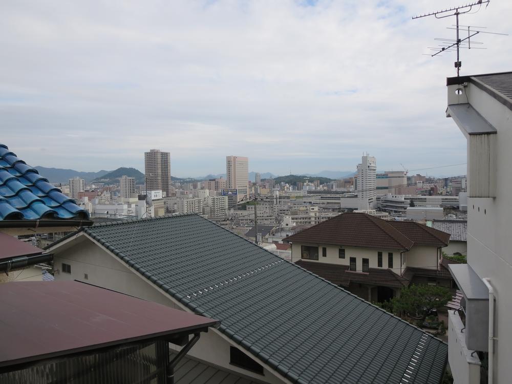 View photos from the dwelling unit. Is the view from the second floor of the veranda. 