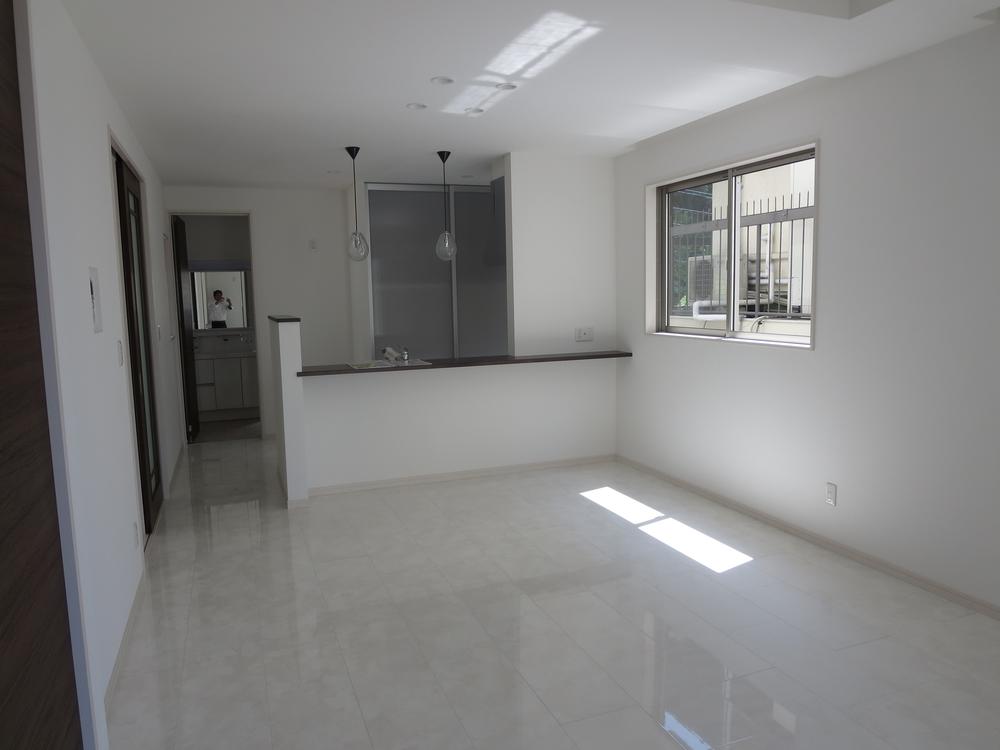 Living. 2013 July 7 shooting. 