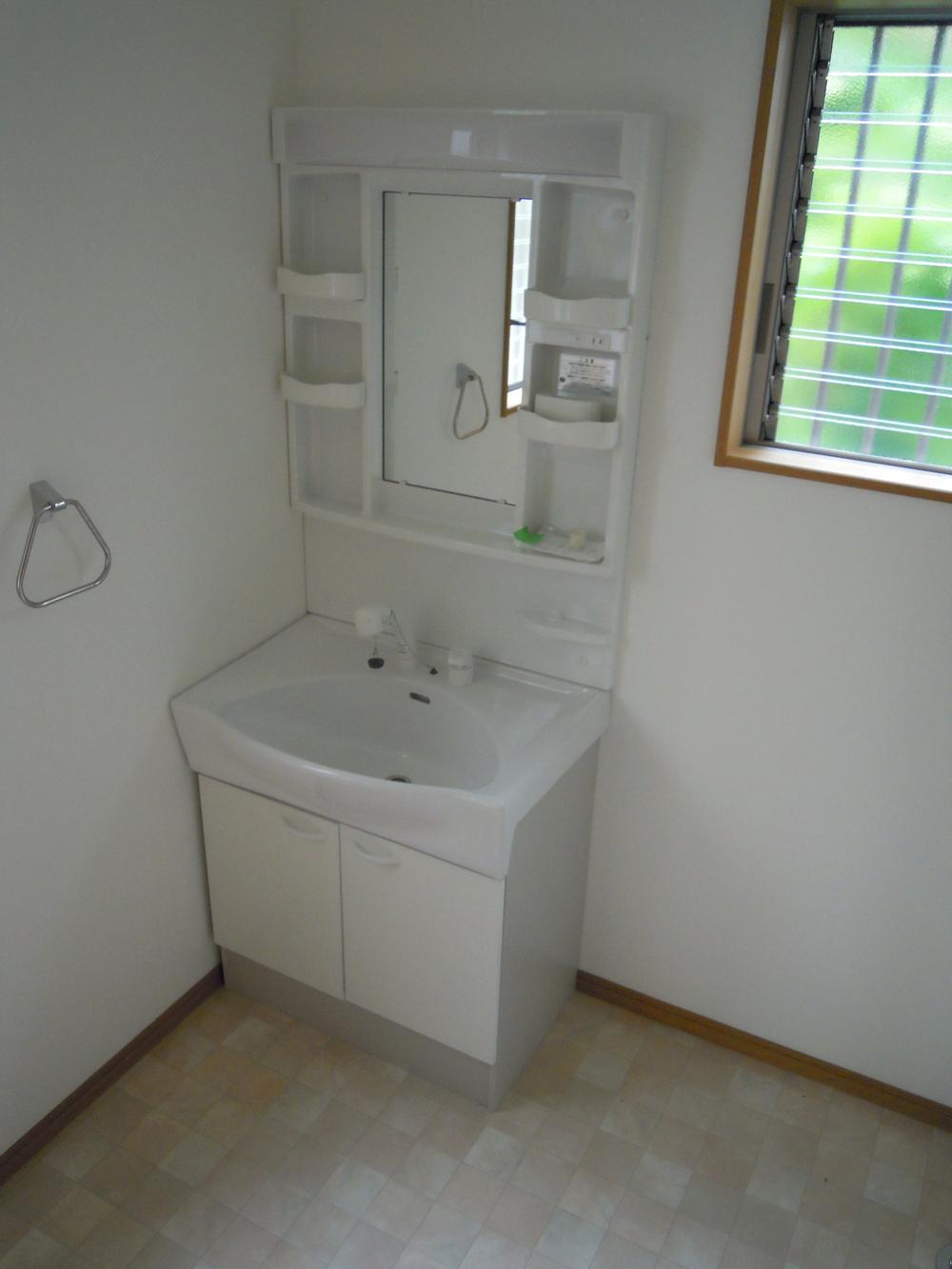 Wash basin, toilet. Indoor (June 2013) Shooting