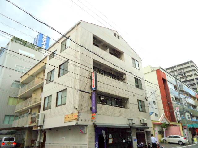 Building appearance. Spacious is the open rooms of living.