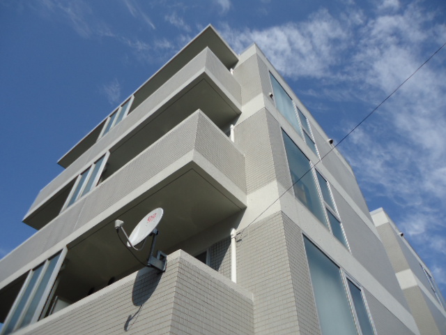 Building appearance. Day is also good! Also recommended appearance!