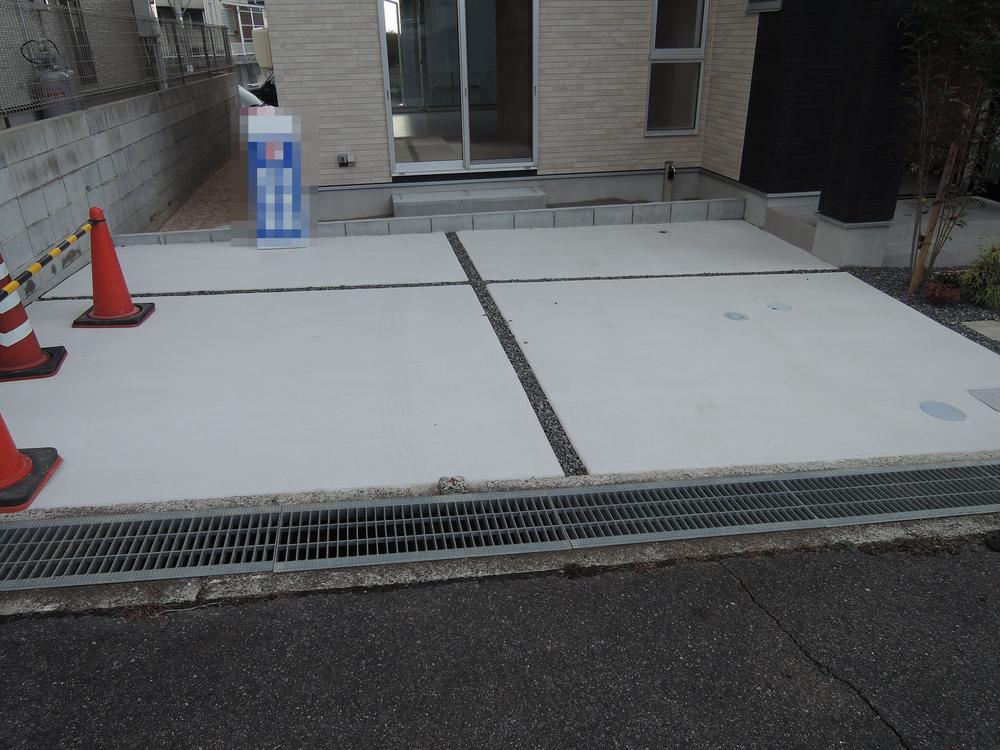 Parking lot. Local (11 May 2013) Shooting