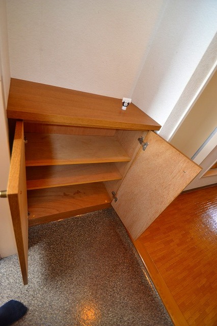 Entrance. ☆ It is equipped with cupboard ☆