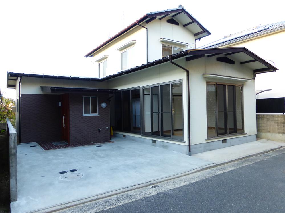 Local appearance photo. Local (11 May 2013) Shooting