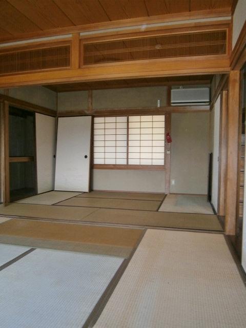 Non-living room. Also enhance Japanese-style room