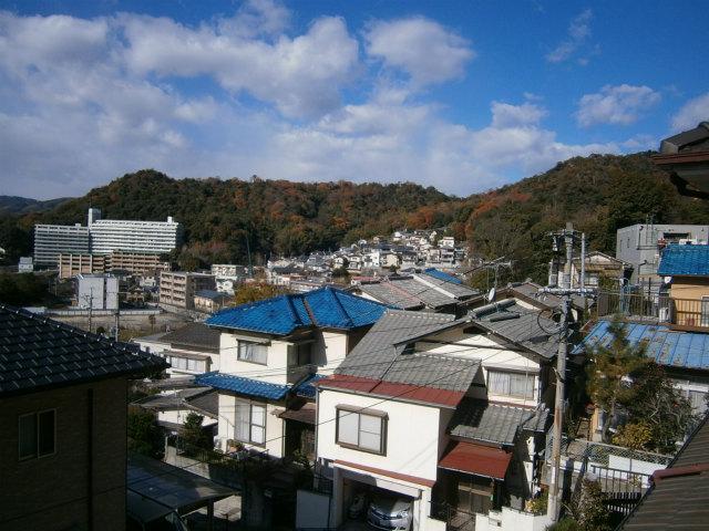 Local appearance photo. Because of the hill, Day good!