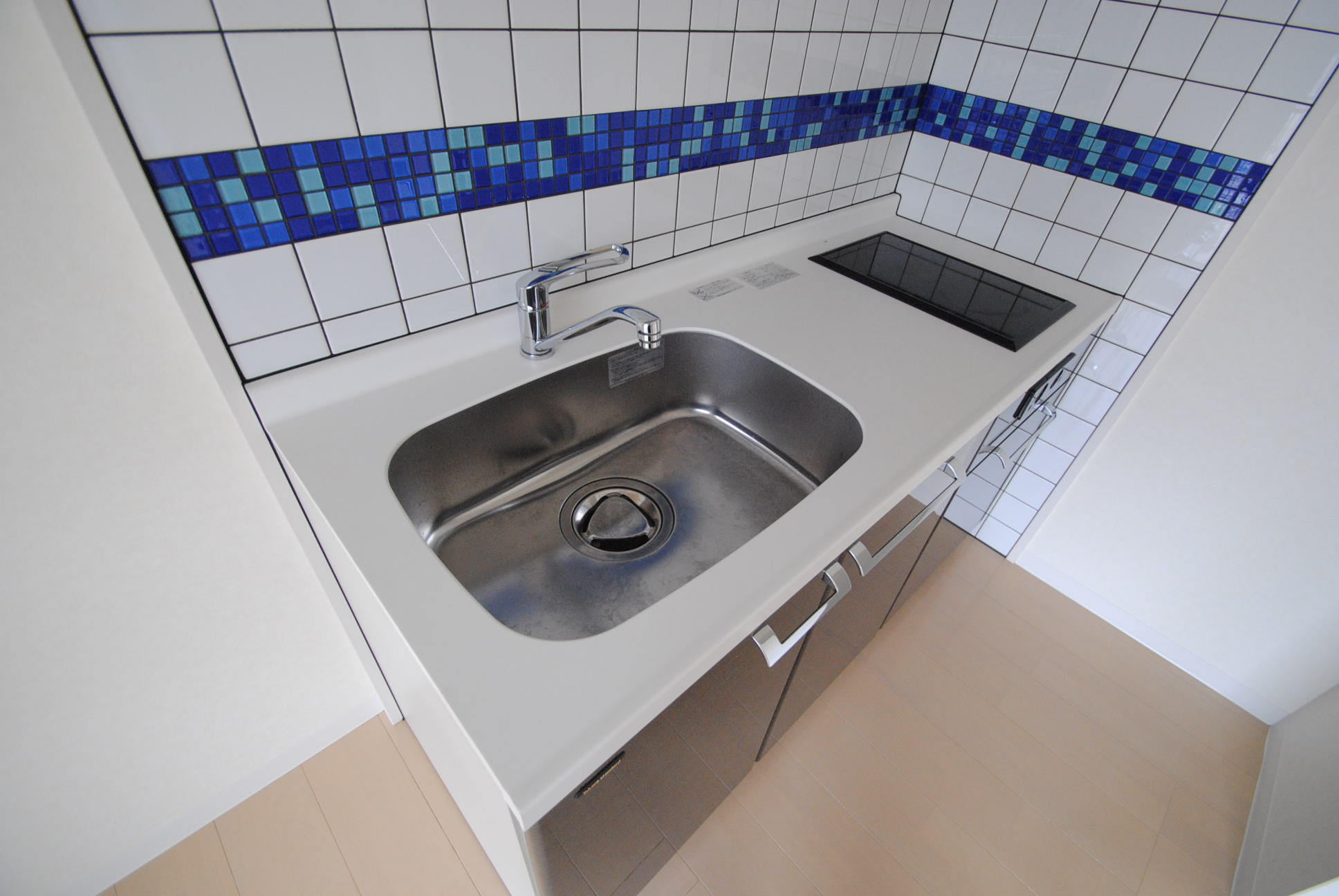 Kitchen. 2-neck Rajientohita kitchen