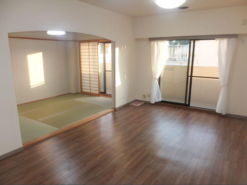Entrance. Common areas
