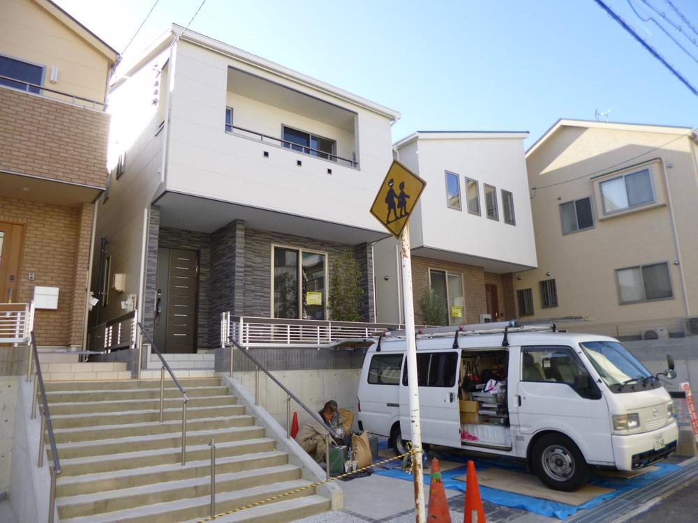 Local appearance photo. Local (12 May 2013) Shooting