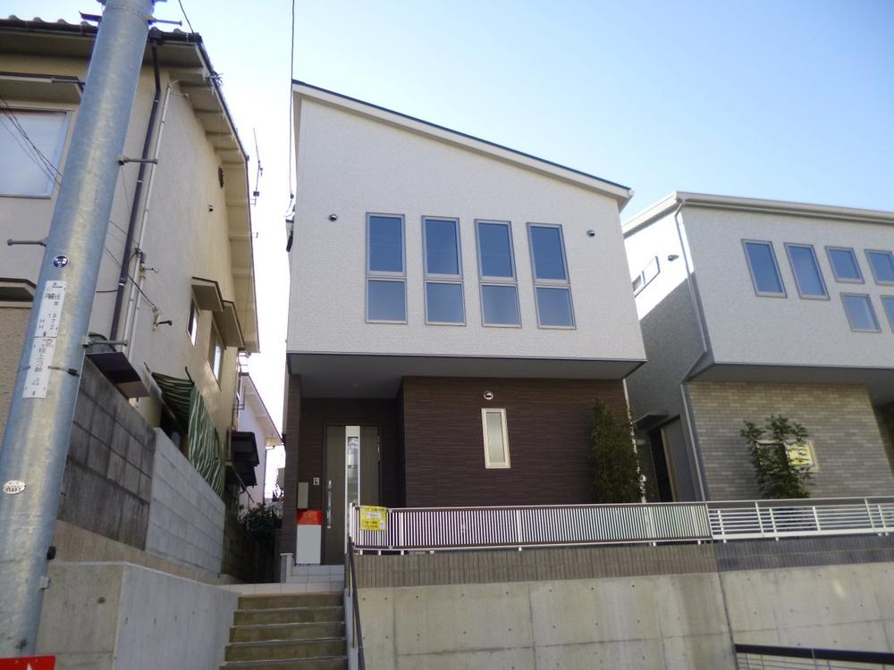 Local appearance photo. Local (12 May 2013) Shooting