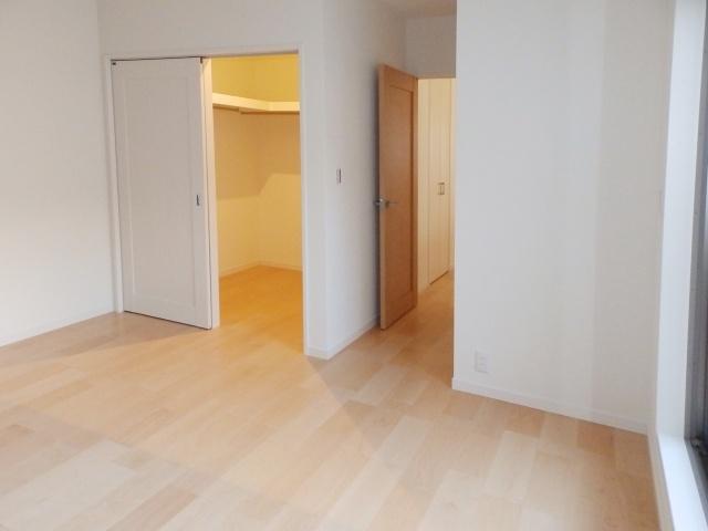 Non-living room. 2F Walk-in closet