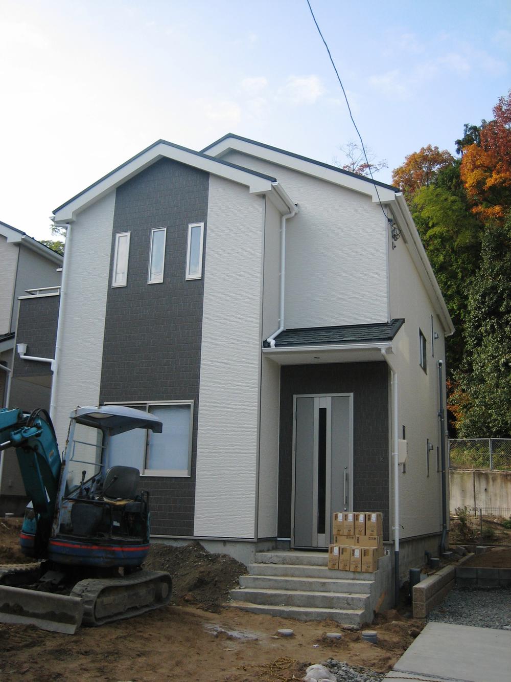 Local appearance photo. Local (12 May 2013) Shooting