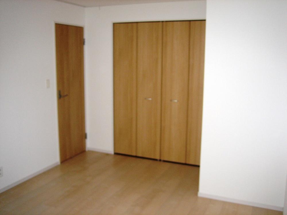 Non-living room. Indoor (12 May 2013) Shooting