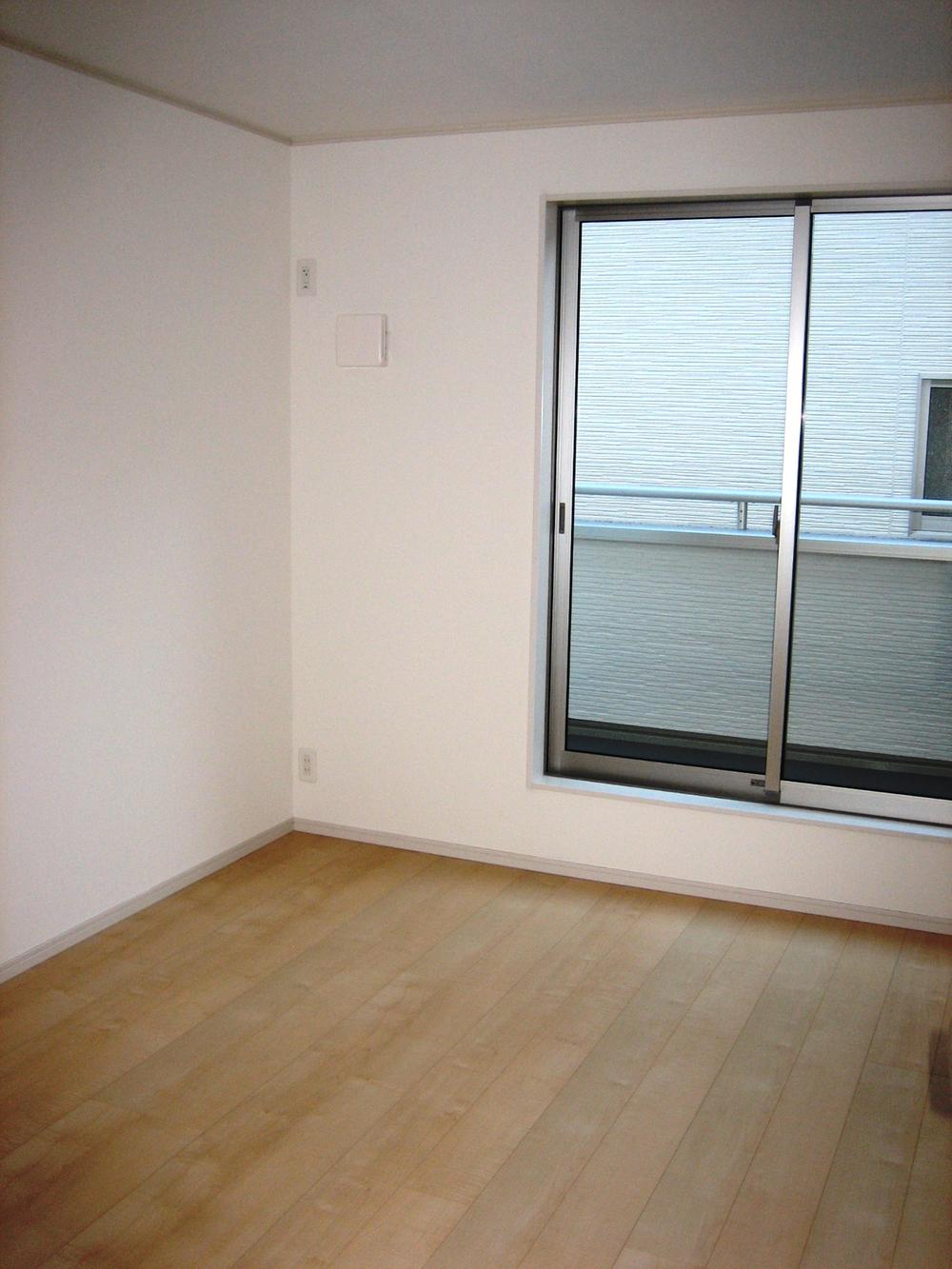 Non-living room. Indoor (12 May 2013) Shooting