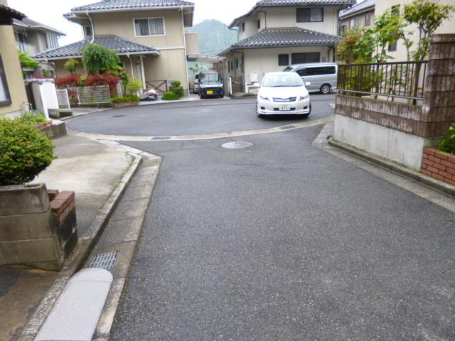 View photos from the dwelling unit. Local (May 2013) Shooting