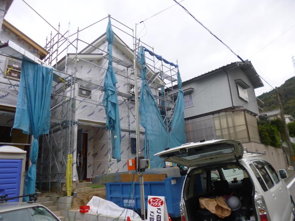 Local appearance photo. Local (10 May 2013) Shooting