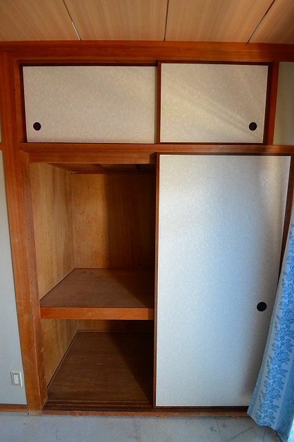 Receipt.  ☆ Of storage space is equipped with upper closet ☆