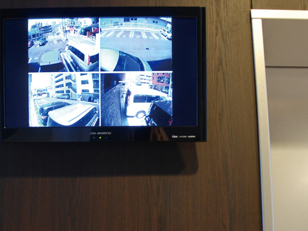 Security.  [Security cameras & security monitor] Installing the 7 places security cameras in the apartment inside and outside, such as the elevator in the parking lot and. Abnormal has become to be able to respond quickly if there. Crime prevention effect also up by the prone location in blind spots such as the parking lot to install a security camera. Monitoring a suspicious person in the comings and goings and movements ・ Such as video recording, We watch over the safety of the people who live from every angle.
