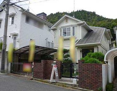 Local photos, including front road. Exterior Photos