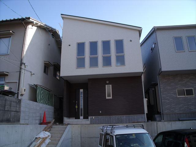 Local appearance photo. 8 Building