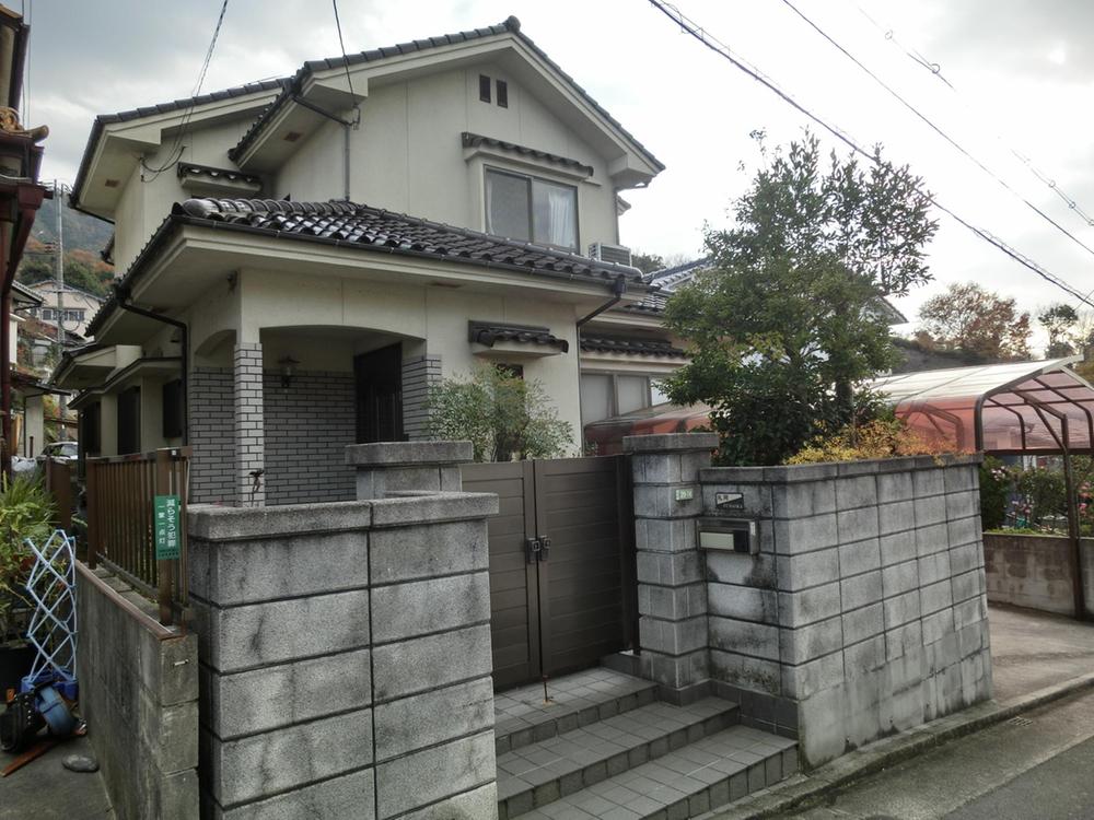 Local appearance photo. Local (12 May 2013) Shooting