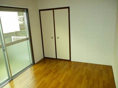 Living and room. 105, Room