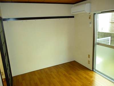 Living and room. 105, Room