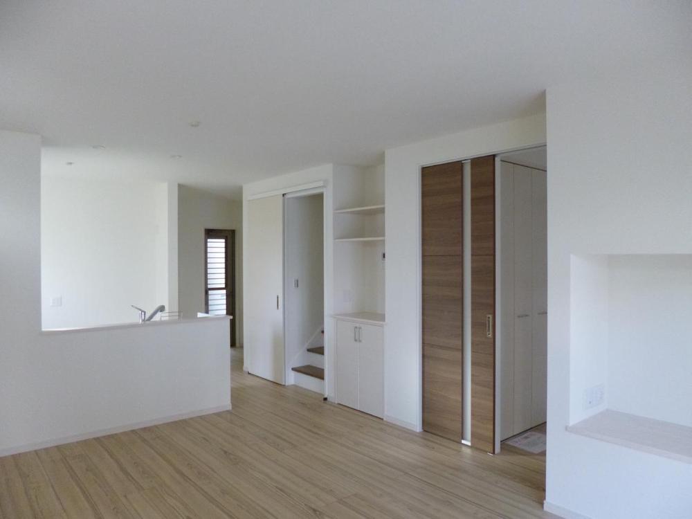 Living. (December 2012) Shooting