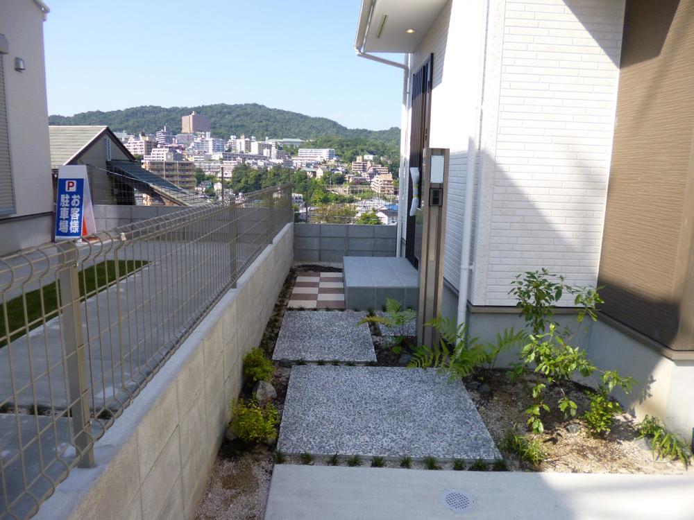 Entrance. (July 2013) Shooting