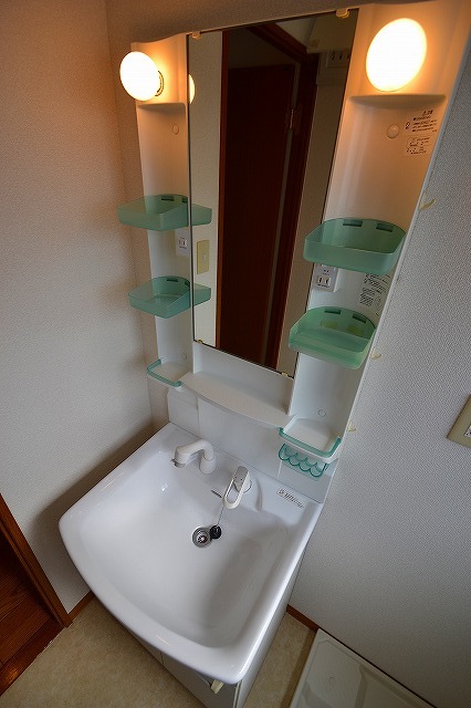 Washroom. ☆ It is also equipped with sink dressing room ☆