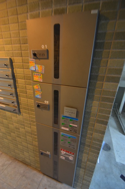 Entrance. ☆ It is a popular facility courier BOX ☆