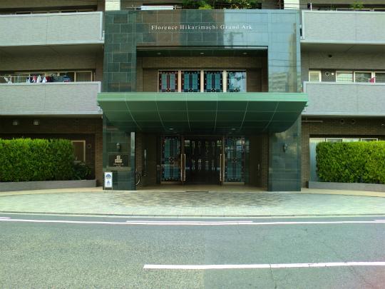 Entrance. Common areas