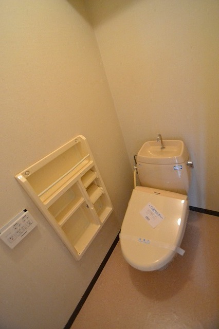 Toilet. ☆ It is convenient shelf of the wall ☆